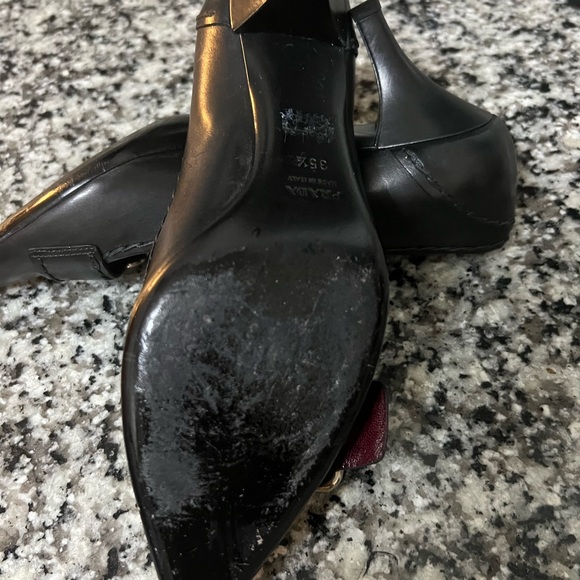 Prada leather pointed toe kitten heels with silver buckle - Picture 7 of 8